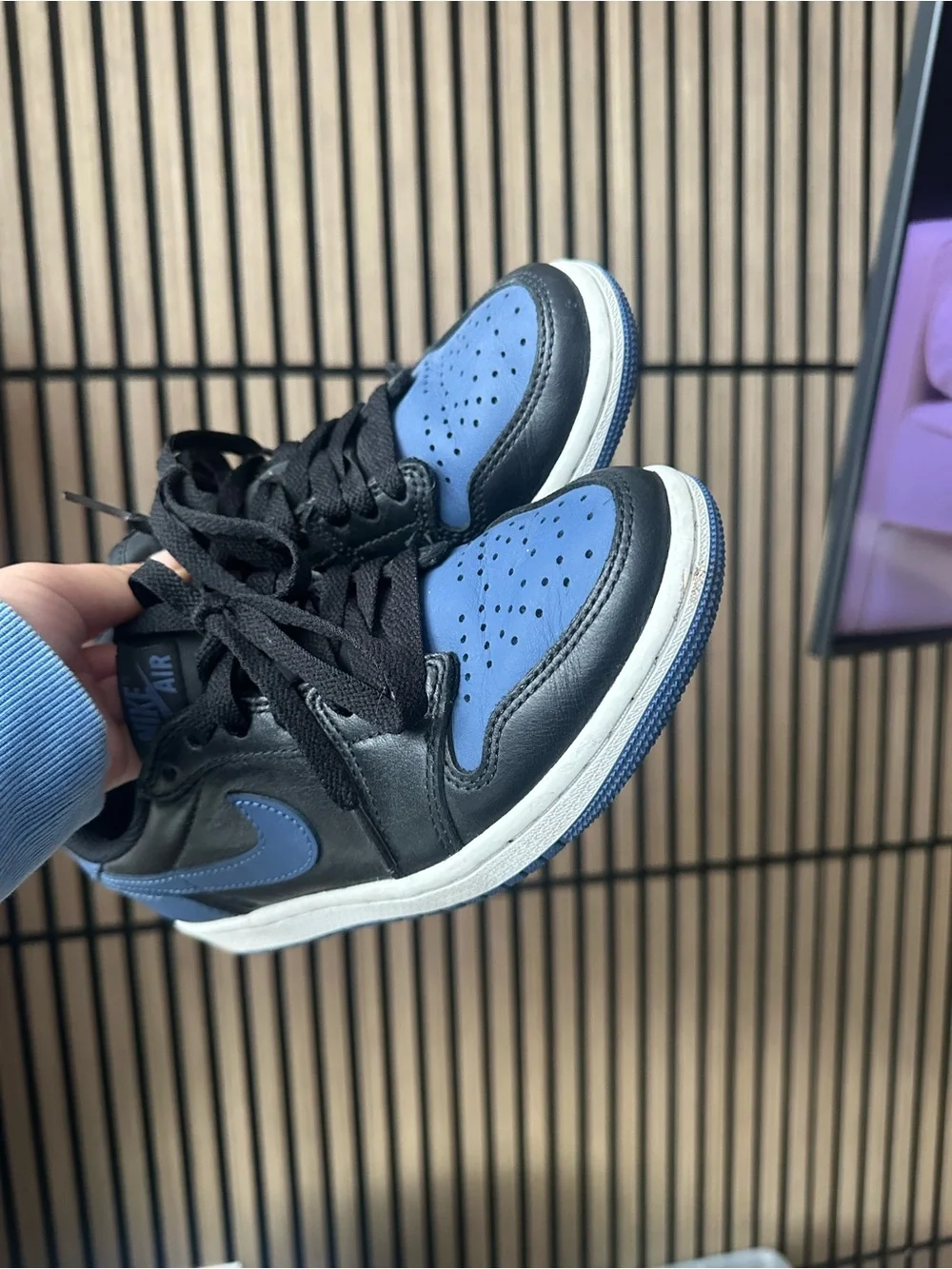 Air Jordan 1 Low ‘Mystic Navy’